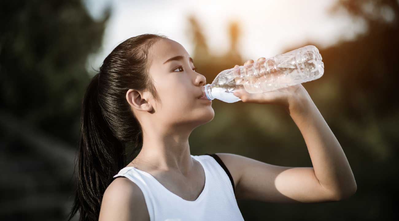 Mùa hè nên uống nước như thế nào?